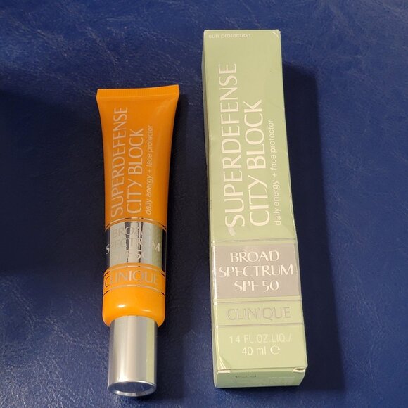 CLINIQUE SUPERDEFENSE CITY BLOCK DAILY ENERGY SPF 50 Face Protector  NIB - Picture 1 of 12